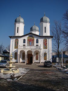 Română: Biserica „Acoperământul Maicii Domnului” său „Sfinții făr' de arginți Cosma și Damian”, Strada Prisaca Dornei 1-3 (Titan)