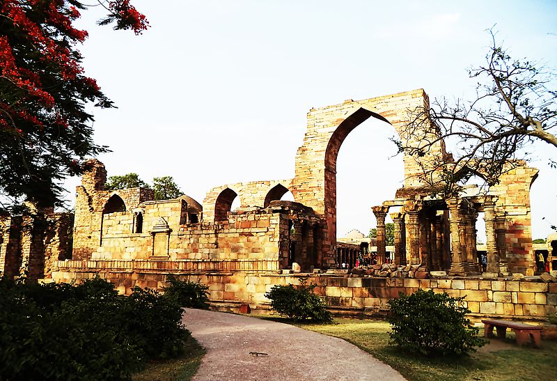 File:Backside view of iron pillar and its side monuments....JPG