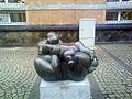 Mutter und Kind (1953). Bronze, Offenbach am Main