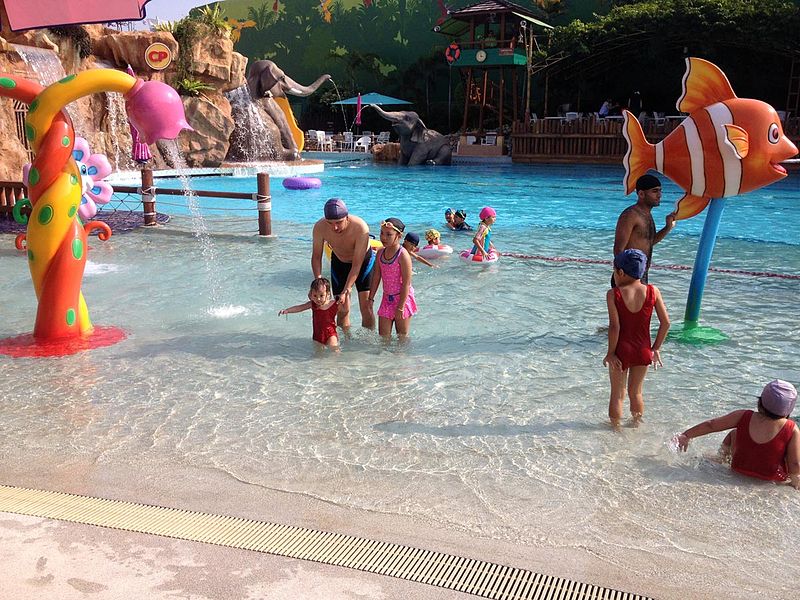 File:Bangkapi waterpark.jpg