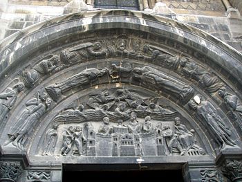 Portal till Saint-Denis basilikan