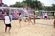 Deutsch: Beachhandball bei den Olympischen Jugendspielen 2018; Tag 5, 10. November 2018; Mädchen, Hauptrunde - Chinese Taipei (Taiwan)-Paraguay 2:0 English: Beach handball at the 2018 Summer Youth Olympics at 11 October 2018 – Girls Main Round – Chinese Taipei (Taiwan)-Paraguay 2:0