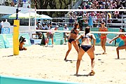 Deutsch: Beachvolleyball bei den Olympischen Jugendspielen 2018; Tag 9, 15. Oktober 2018; Mädchen, Viertelfinale: Italien-China 2–0 (21–16/21–9) English: Beach volleyball at the 2018 Summer Youth Olympics at 15 October 2018 – Girls Quarterfinals: Italy-China 2–0 (21–16/21–9)