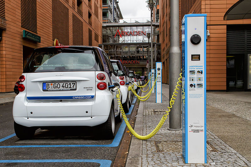 File:Berlin - Potsdamer Platz - E-Mobility-Charging.jpg