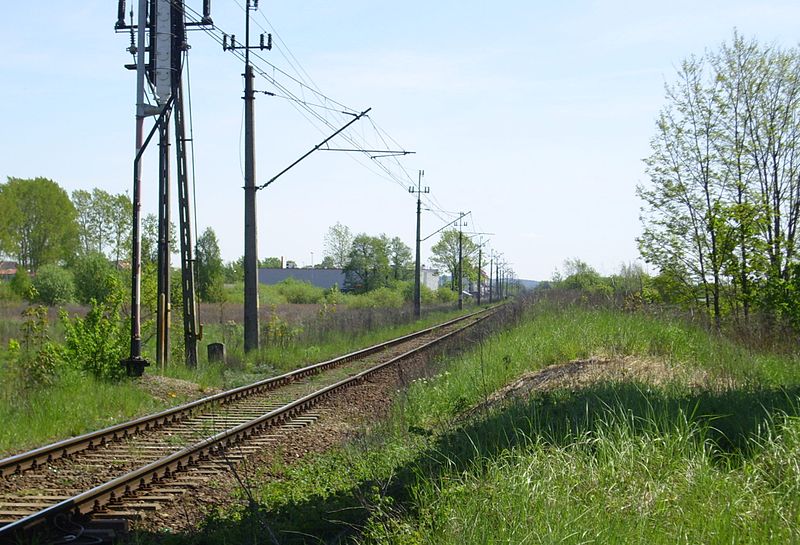 File:Bialogard-railway-line-404.jpg