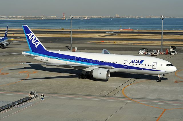 File:Boeing 777-281, All Nippon Airways - ANA AN1858309.jpg 