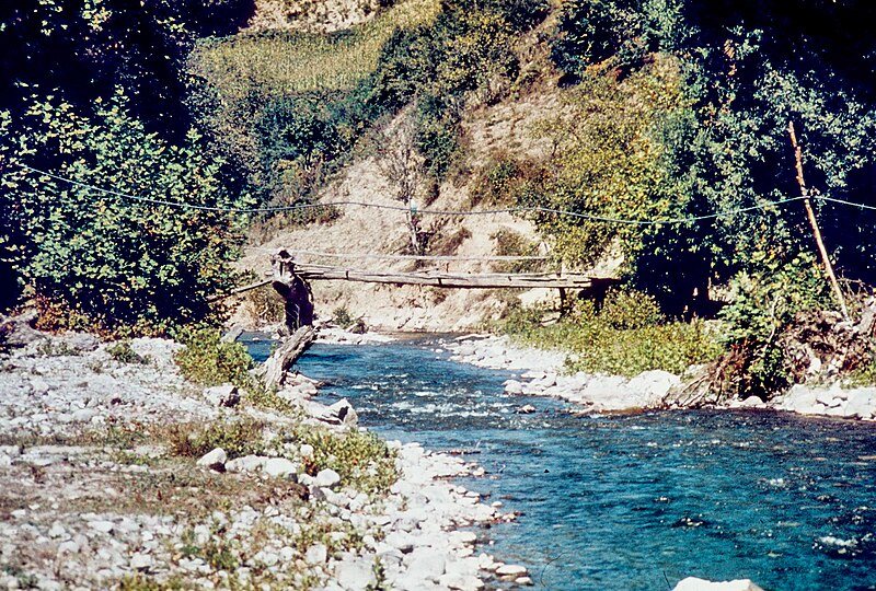 File:Bolu Dağları 05 09 1978 Yedi Göller oberes Karadere-Tal.jpg