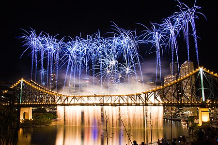 Tập tin:Brisbane Riverfire 2009 Bridge.jpg