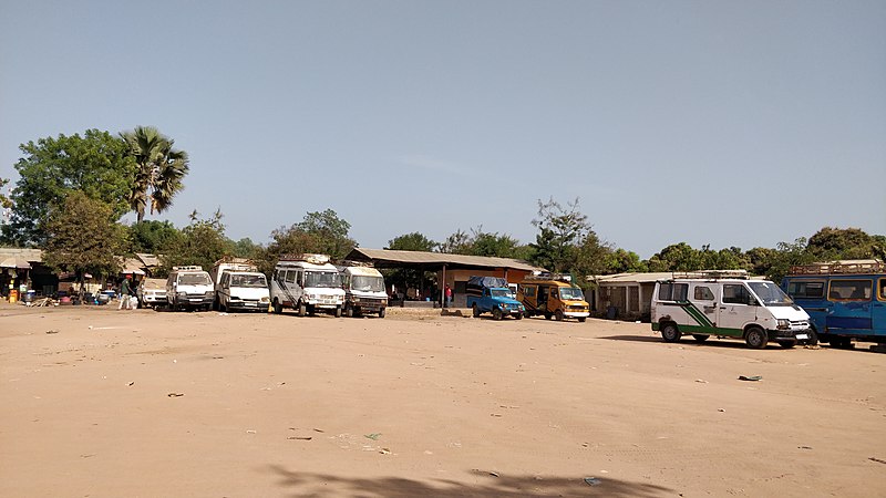 File:Bus terminal São Domingos, Guinea-Bissau.jpg