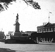 1904 yılında Suarez Anıtı ile