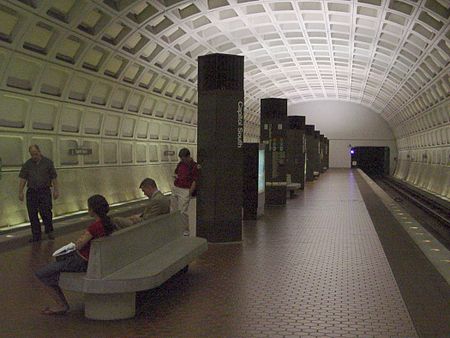 ไฟล์:Capitol_South_Station_2.jpg