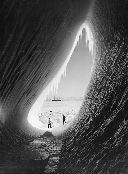 File:Cave in an iceberg.jpg