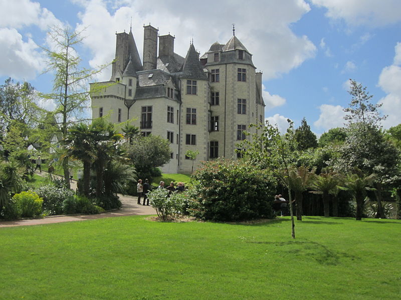 File:Château des Ravalet (8).JPG