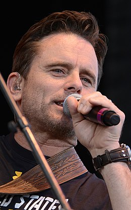 Charles Esten: Vida personal, Carrera, Teatru