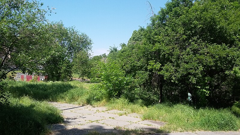 File:Circular-Park, Yerevan 03.jpg