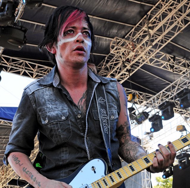 Image: Coal Chamber @ Claremont Showgrounds (5 3 2012) (6859499602) (cropped)