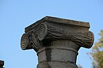Миниатюра для Файл:Column capitals. Synagogue. Katzrin ancient village. 02.JPG