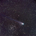 O cometa C/2001 Q4 (NEAT) e M44 na mesma imagem