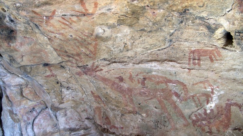 Archivo:Cueva del Tajo de las Figuras.jpg