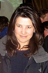 Daphne Zuniga has played the role of Victoria Davis since the series' fifth Season. Daphne Zuniga.jpg