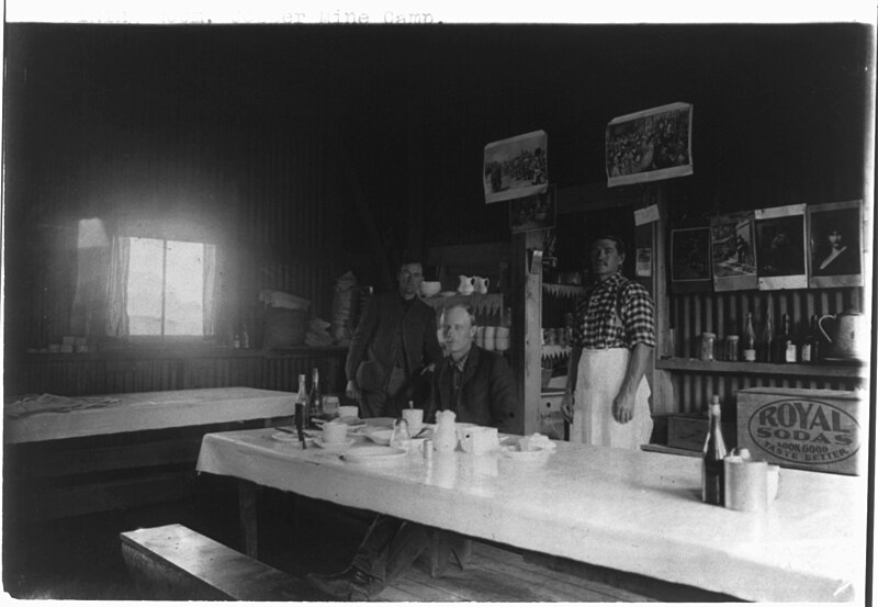 File:Dining room, copper mine camp LCCN2016653453.jpg