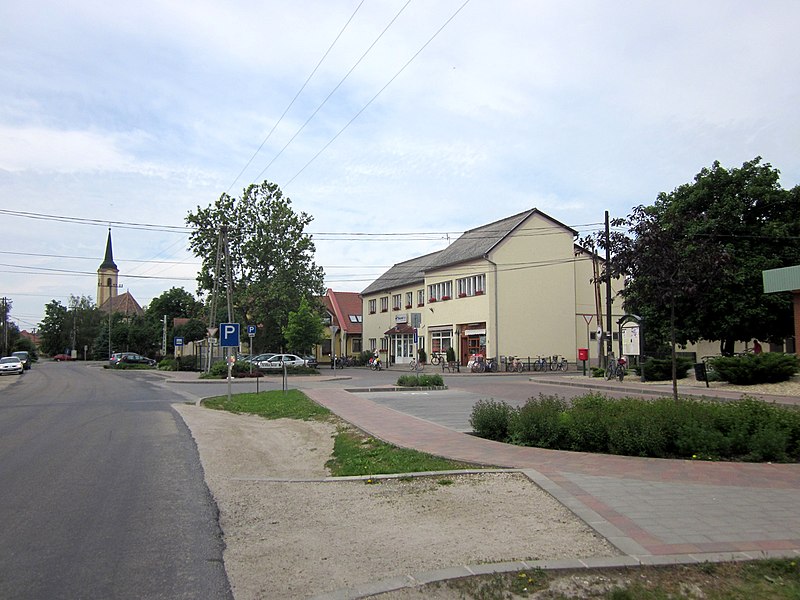 File:Dunakiliti, Hungary - panoramio.jpg