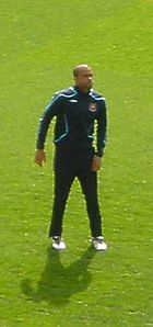 Dyer warming-up before game for West Ham, April 2009 DyerWHU.jpg