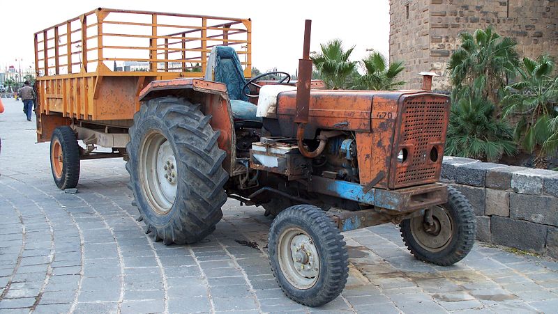 File:EBRO 470 tractor in Syria.JPG