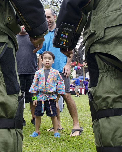 File:EOD Marines make summer reading program a blast 150606-M-TH981-002.jpg