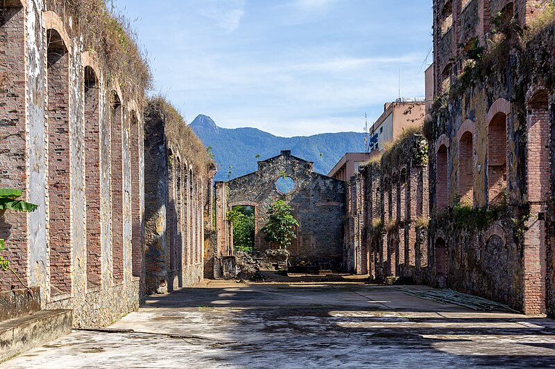 File:Engenho Central do Bracuhy 2018 36.jpg