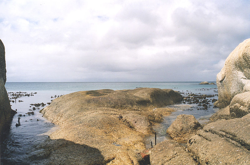 File:Entry point at Penguin Point, Boulders.jpg