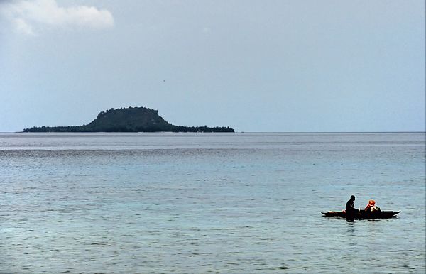 Eretoka Island (3 km (2 mi) west)