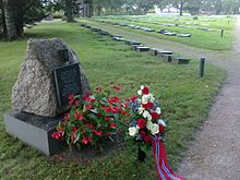 Memorial monument in honour of Norwegian volunteers who lost their lives in the Winter War between the Soviet Union and Finland in 1939-1940 Et minnesmerke over nordmenn som deltok i Vinterkrigen. Sandudds kirkegard i Helsingfors 2.jpg