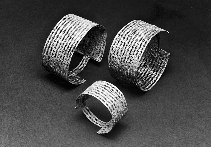 File:Etruscan - Group of Bracelets with Open Rows of Wire - Walters 57393, 57394, 57396.jpg