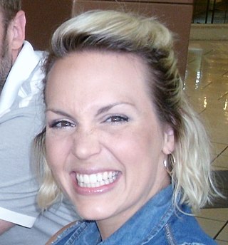 <span class="mw-page-title-main">Evynne Hollens</span> American female vocalist