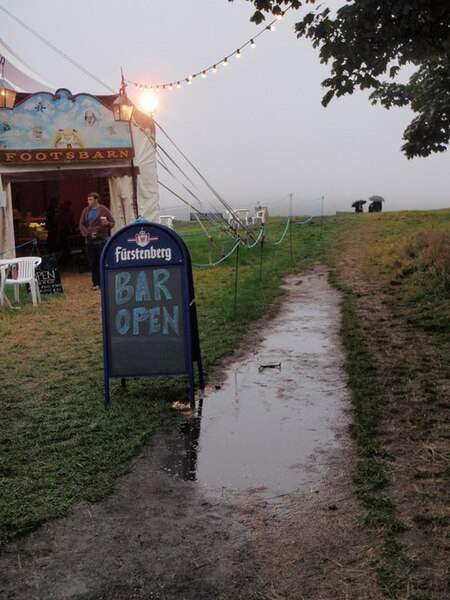 File:Festival bar, Calton Hill - geograph.org.uk - 1037196.jpg