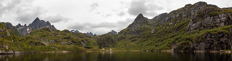 File:Fiordo de Troll, Lofoten, Noruega, 2019-09-05, DD 71-75 PAN.jpg