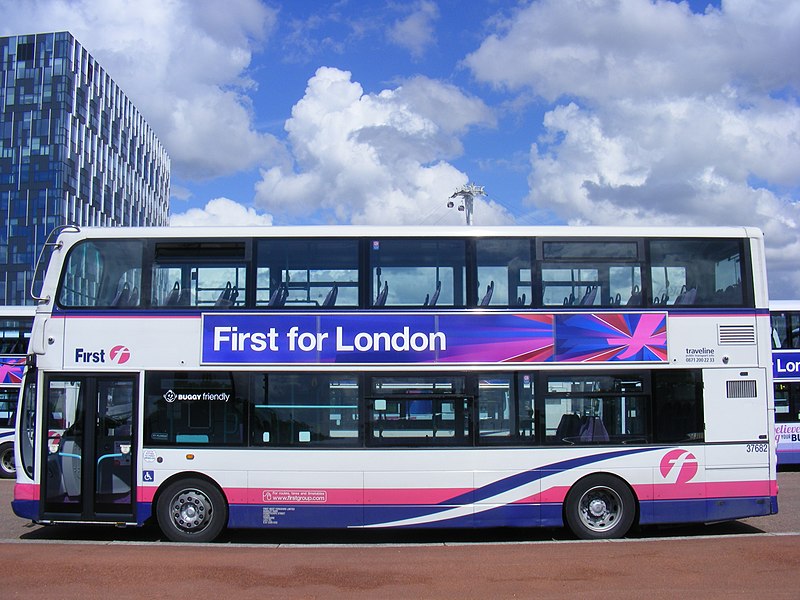 File:First West Yorkshire Shuttle bus, 37682 Greenwich peninsula SE10 (7721550960).jpg