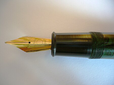 Tập_tin:Gama_Supreme_Flat_Top_ebonite_eyedropper_fountain_pen_3.JPG