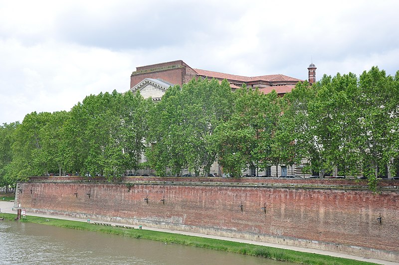 File:Garonne, Notre-Dame de la Daurade, Toulouse, Midi-Pyrénées, France - panoramio.jpg