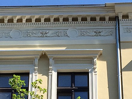 Top frieze