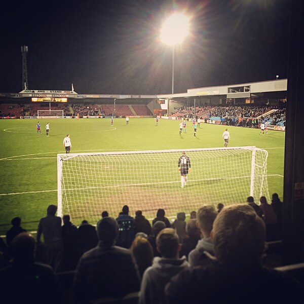 File:Glanford Park 2016.jpg