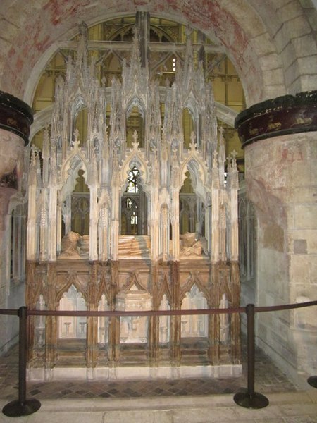 File:Gloucester Cathedral The Tomb of King Edward II - geograph.org.uk - 2739788.jpg