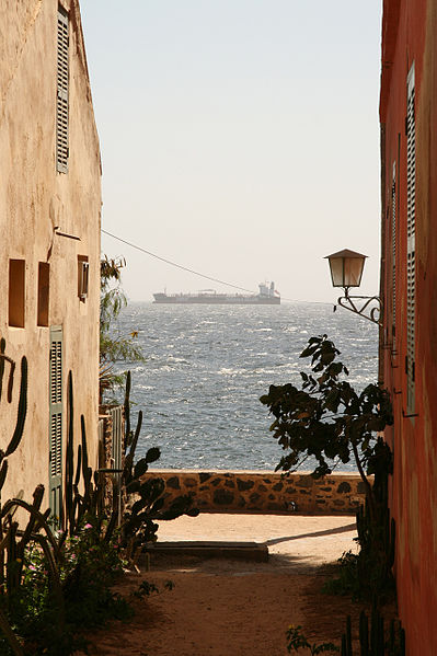 File:Gorée - Rue (1).JPG