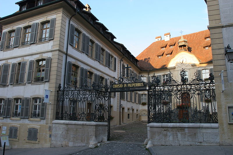 File:Hôtel-Dieu 1.jpg