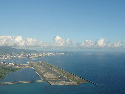 HNL "reef runway" (8R/26L)