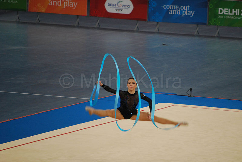 File:HUTCHISON Lynne - Rythmic Gymnastics Delhi 2010 (5092985436).jpg