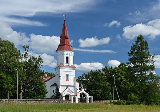Hageri kirik 2012.jpg
