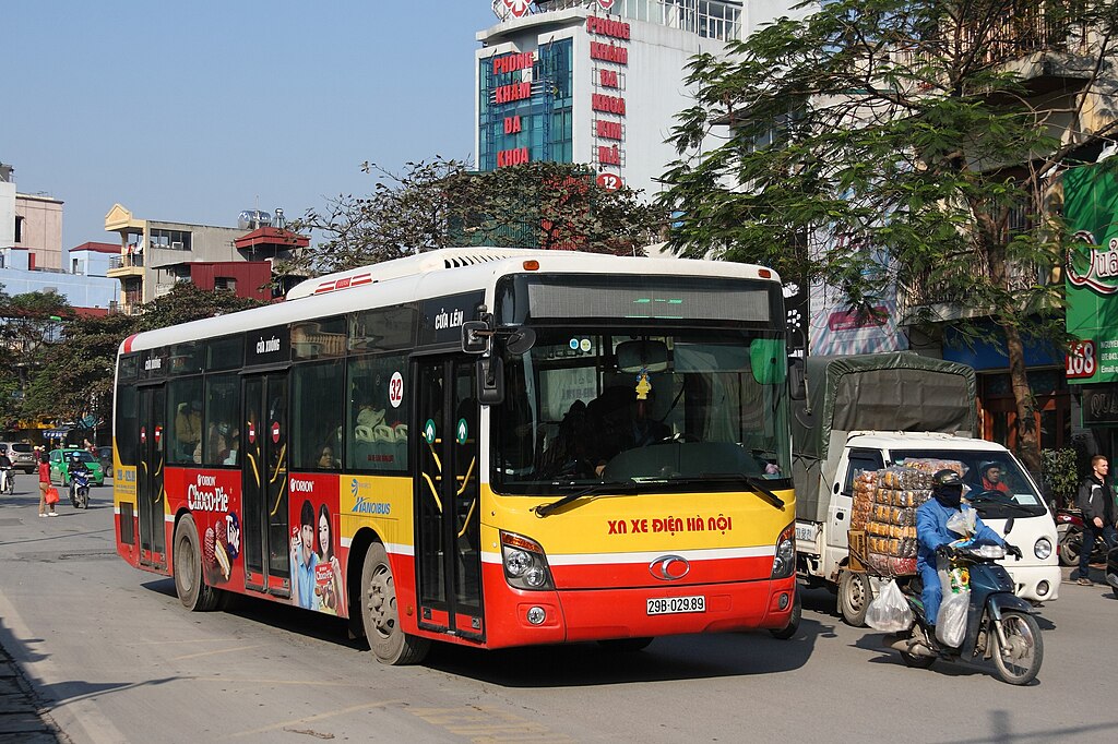 Bus des transports en commun d'Hanoi - Photo d'Ilya Plekhanov