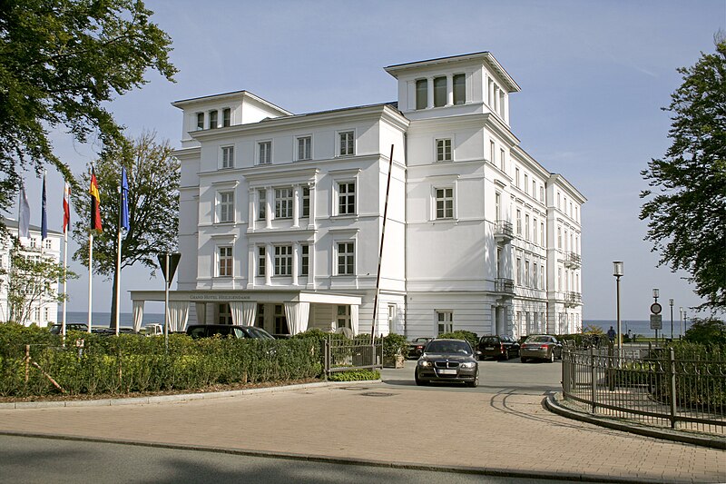 File:Heiligendamm Grand Hotel.jpg